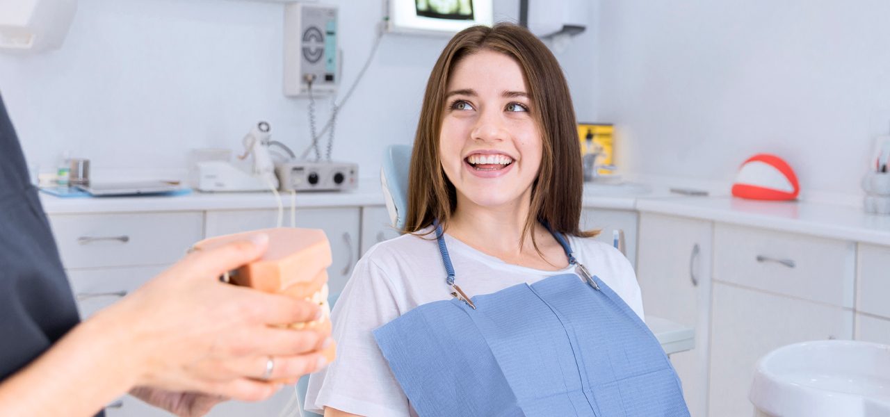 https://dentalzone.ca/wp-content/uploads/2022/05/what-you-should-do-when-recovering-from-oral-surgery-1280x600.jpg